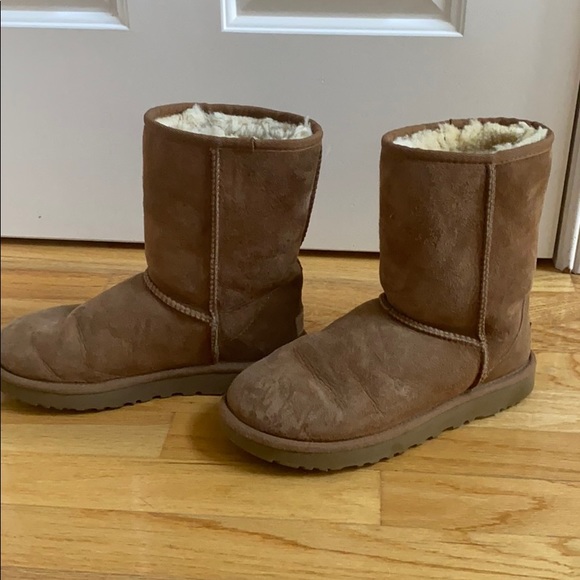 UGGS Boots - Picture 3 of 7